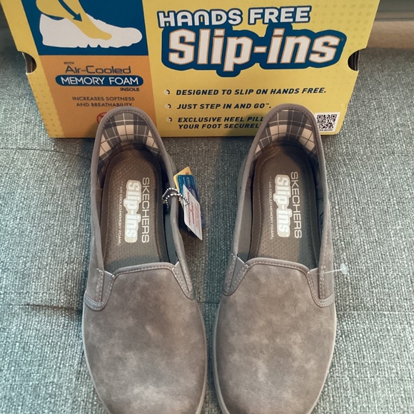 Skechers Women's Slip-Ins: On-the-GO Flex - Verona Slip-On Casual Walking Sneake - Picture 2 of 11